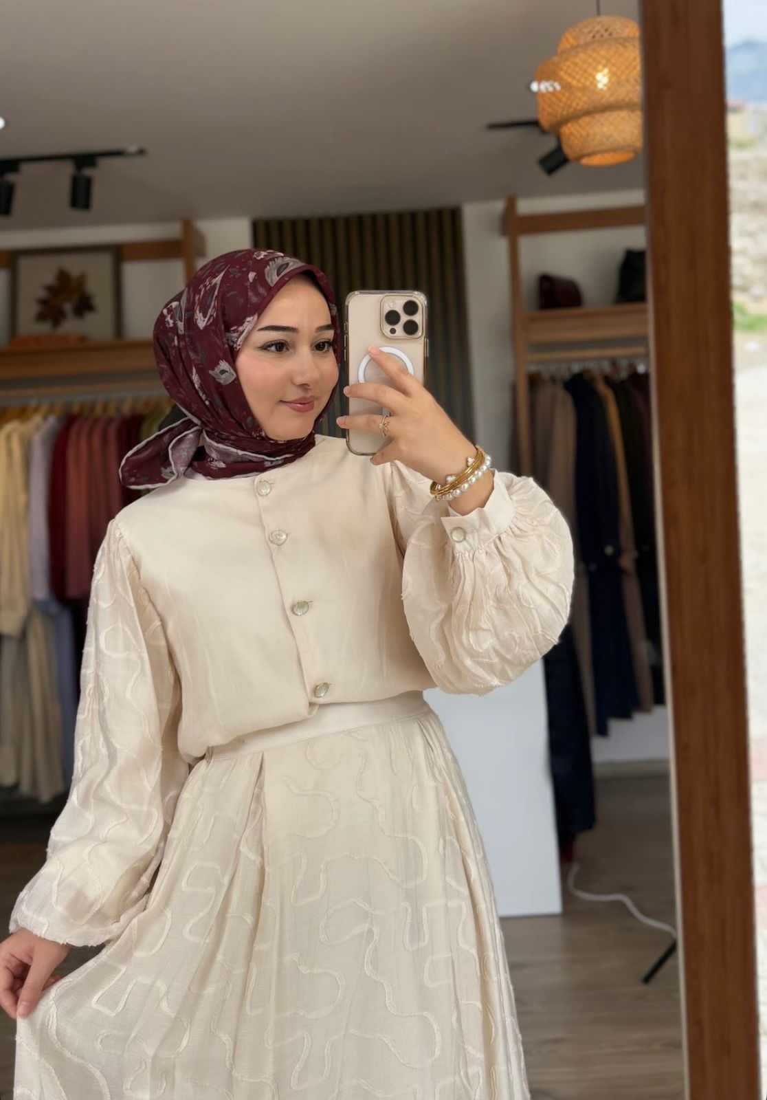 Taşkesen Genç Bayan Escort Ala